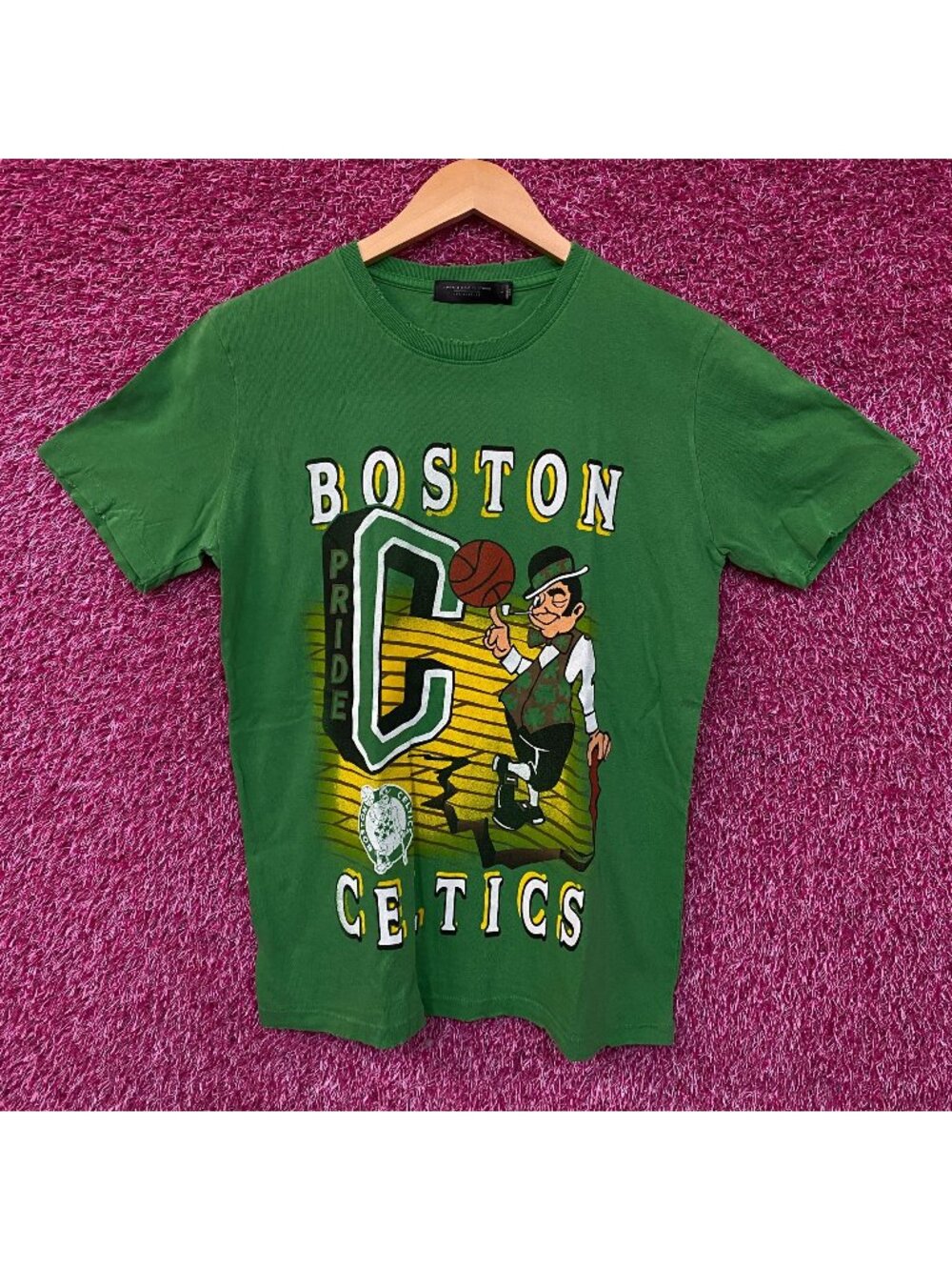 Junk Food Vintage Style Boston Celtics Pride Women's T-Shirt Small
